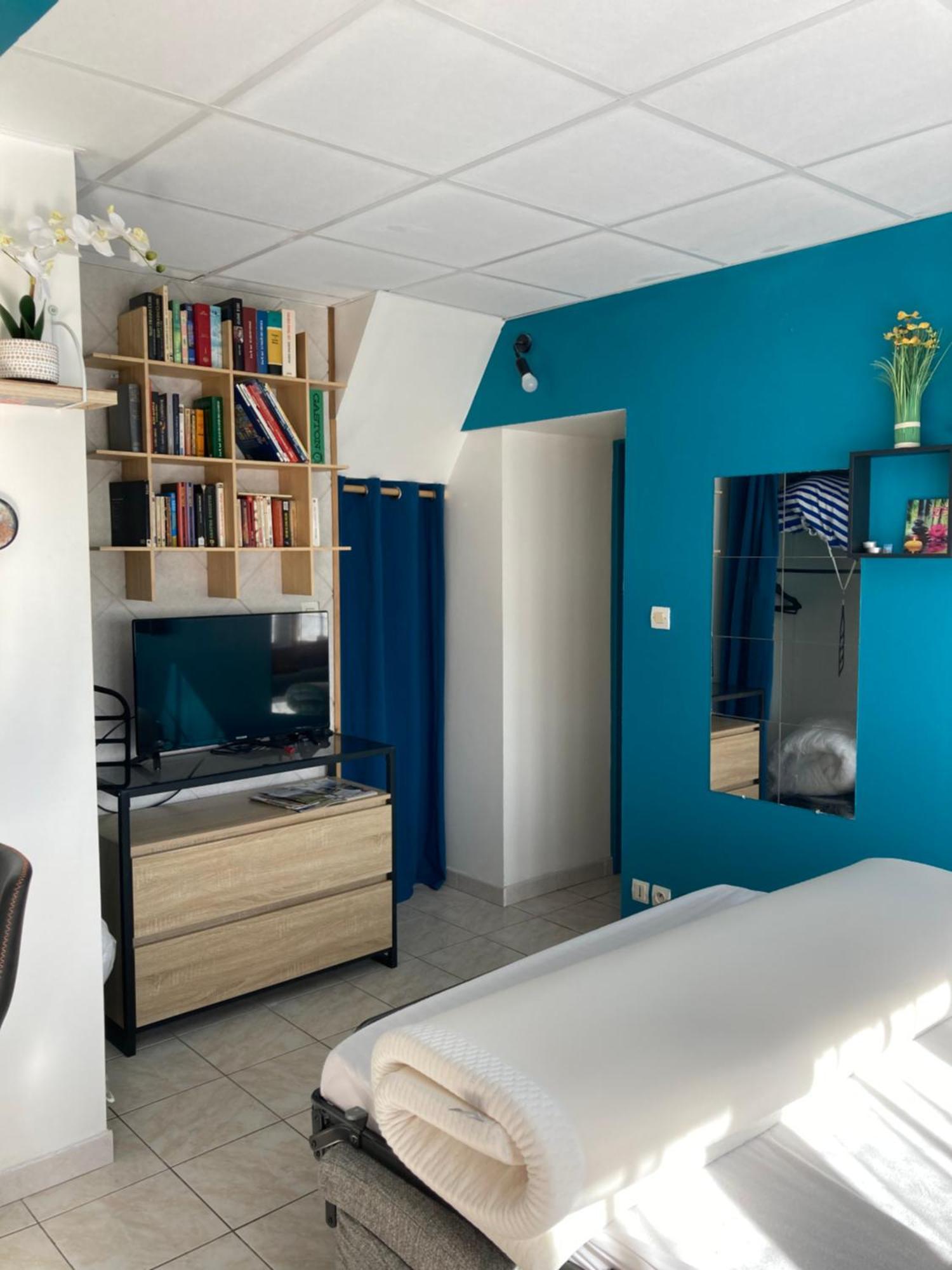 Chez Stella 1 Piece Canape Lit Deux Personnes, Cuisine, Sdb Separee Caylus المظهر الخارجي الصورة